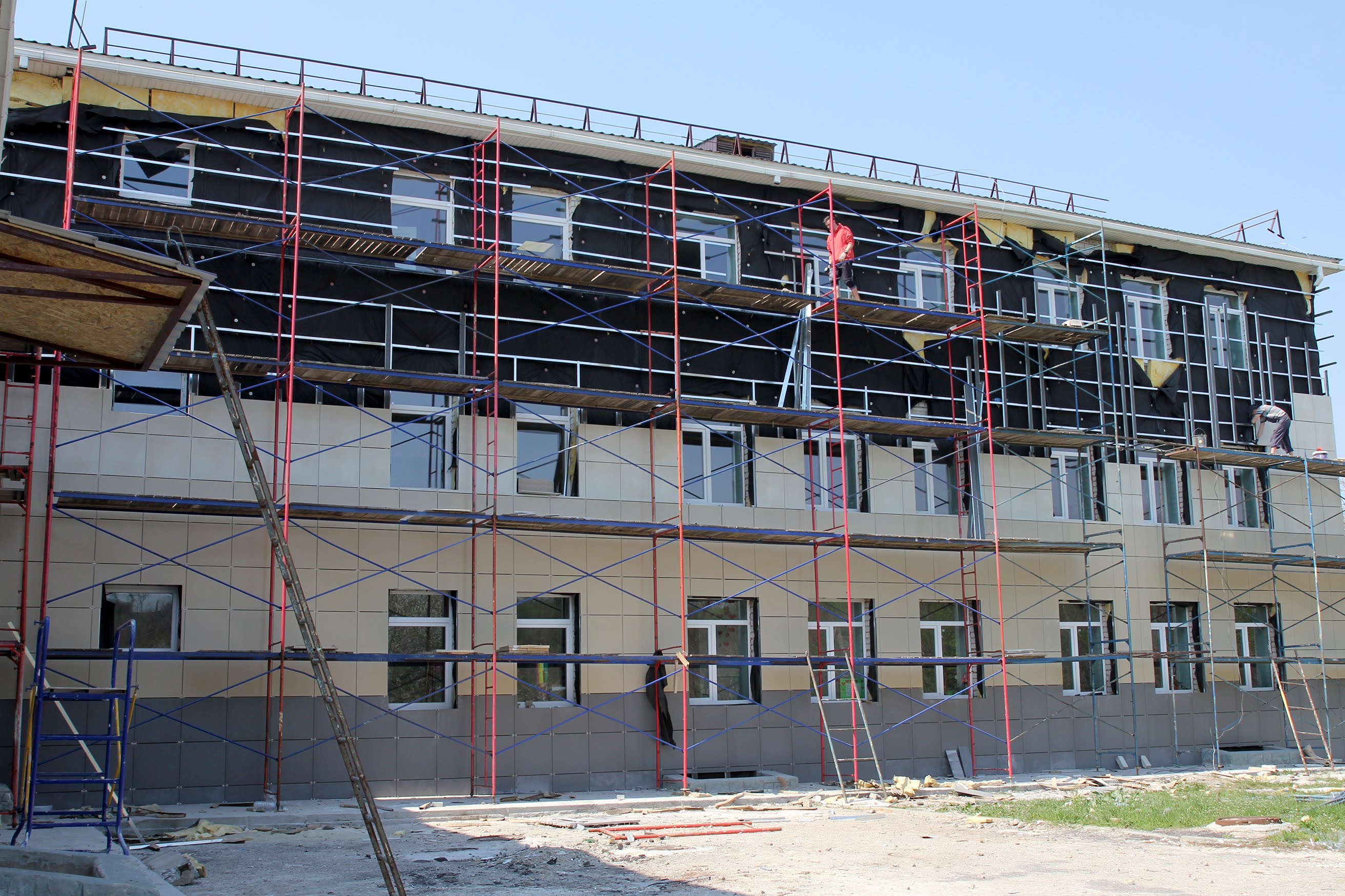 Нині обшивають плиткою