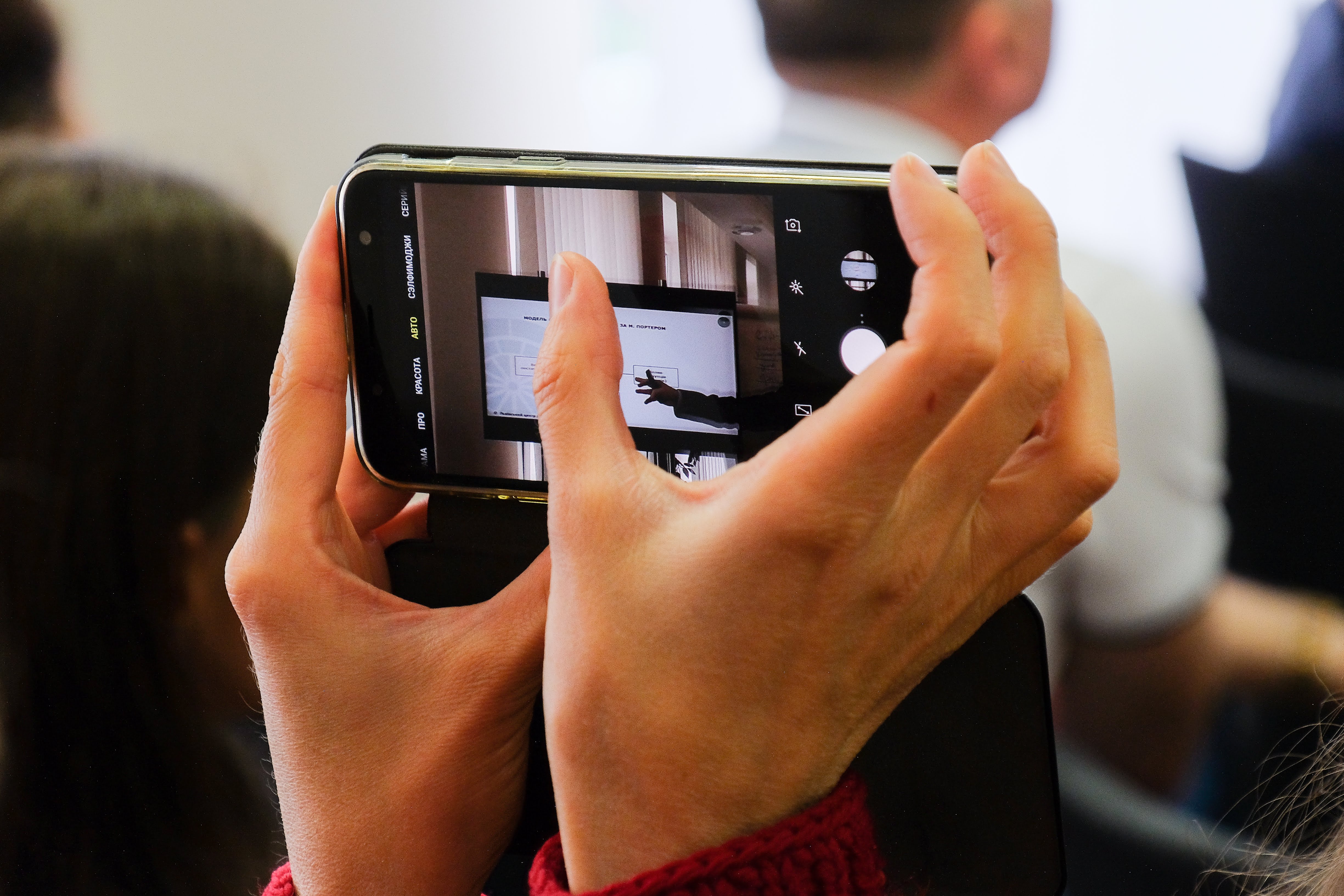 «Ми постійно проводимо тренінги для бізнесменів – досвідчених та початківців. Один із них – це «Матриця успішного бізнесу», – начальник відділу департаменту економічного розвитку Дніпропетровської ОДА Алла Кефель