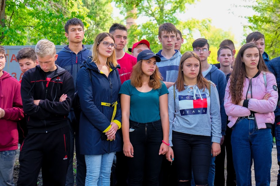  Хлопці та дівчата побували у військовій частині 93-ї окремої механізованої бригади