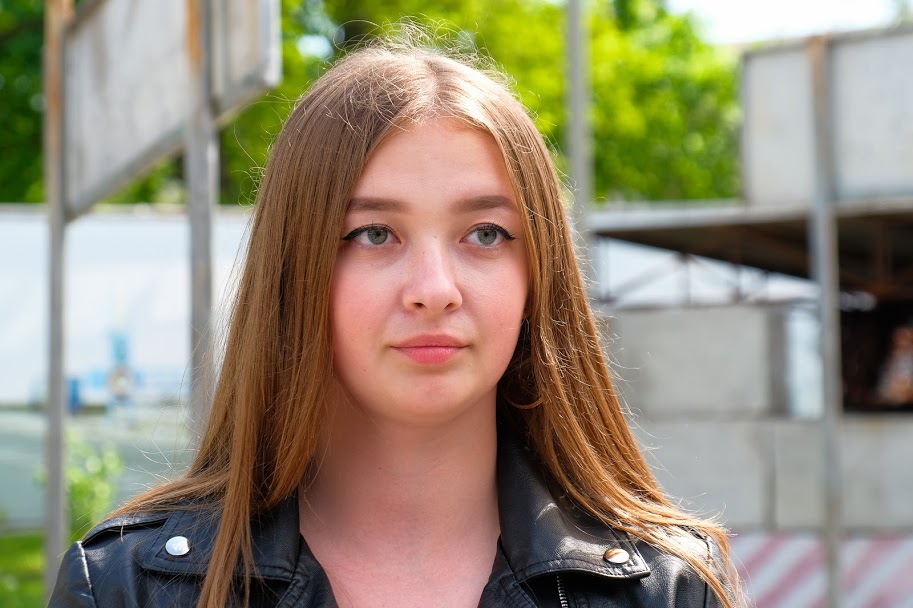 Анна Варфоломієва:  «Мій батько був два роки в АТО. Тому для мене це дуже близька тема. Цікаво було побачити, чим живуть бійці та волонтери. Емоції переповнюють»
