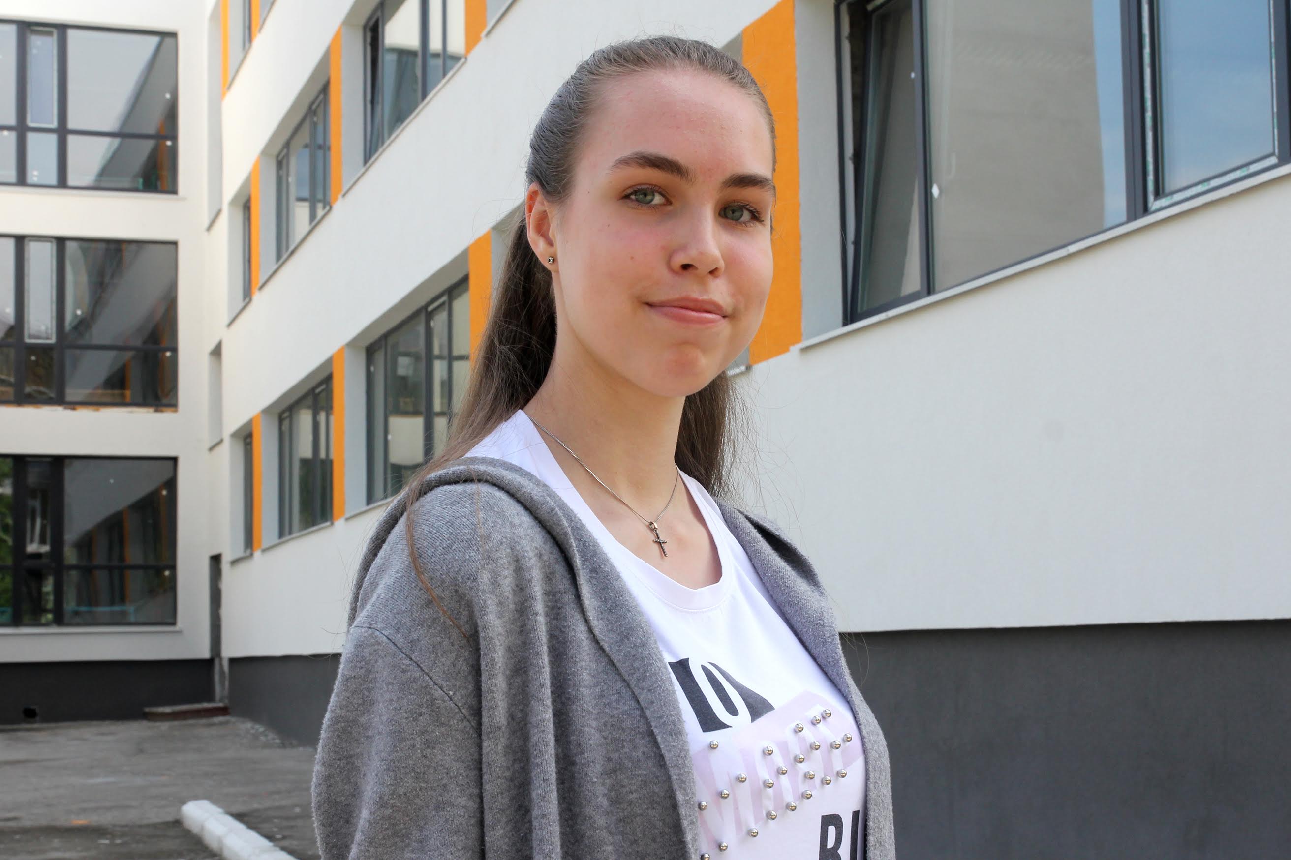 «Школа просто на очах стає більш сучасною, наближається до європейської. Фасад яскравий, у ньому немає монотонності», – поділилася Уляна Коршенюк.