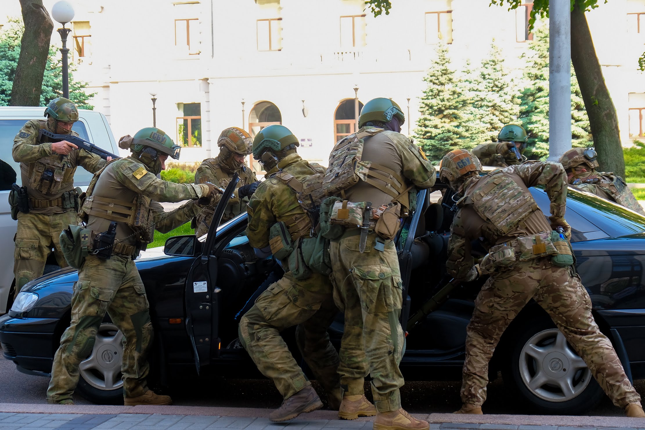 Протистояння розгорнулося біля Дніпропетровської ОДА