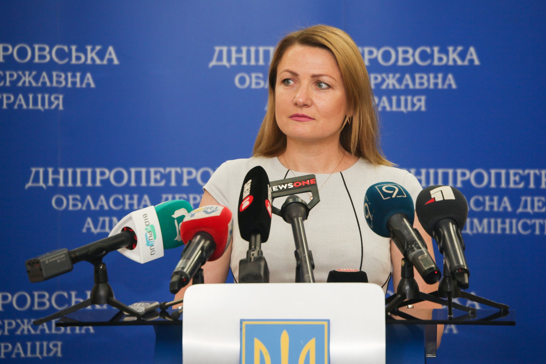 «Основна сесія ЗНО відкрилася тестуванням з математики. На виконання 33 завдань – 180 хвилин. Максимальна кількість балів, яку можна набрати, – 62. Під час проходження тесту заборонено користуватися лінійкою, олівцем, циркулем і калькулятором», – розказала Наталія Олійник.