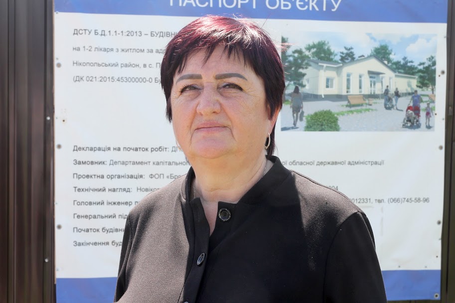  Надія Недзвецька: «Дуже рада, що будують нову. Їздити до міста вкрай не зручно, а так у нас буде власний сучасний медзаклад»