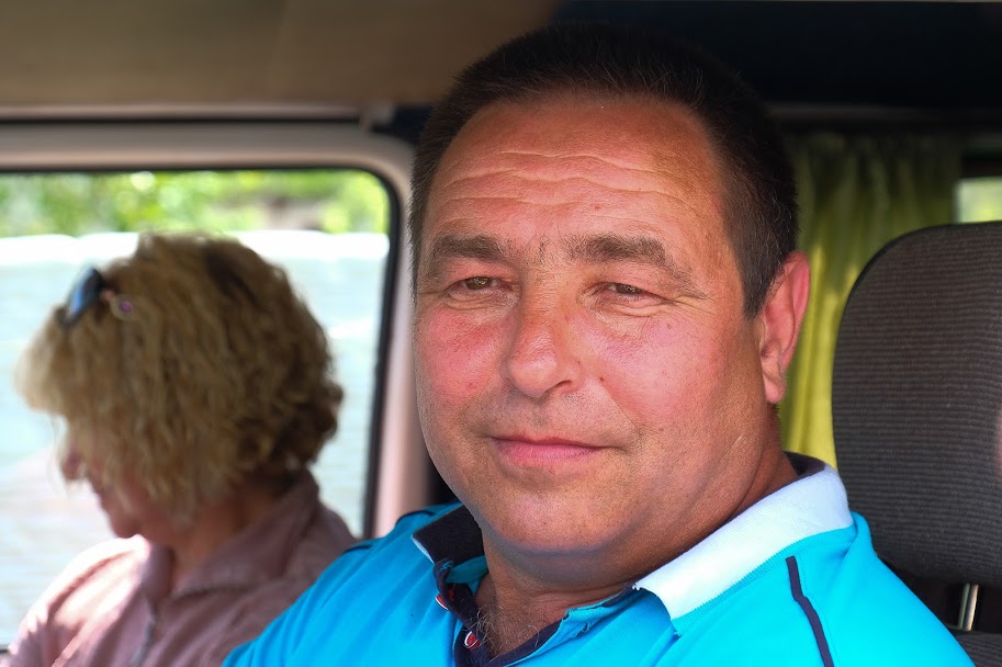 «Десятки років по ямах їздили, а тепер нарешті рівне покриття. У людей шок!», – Вадим Плахотний