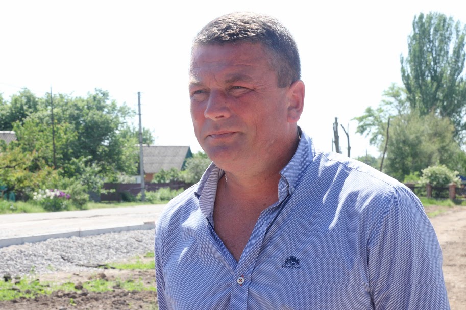 Олександр Прокопенко: «Новеньке футбольне поле буде на місці колишнього пустиря. Встановлять також трибуни, лавки. Облаштують прилеглу територію»
