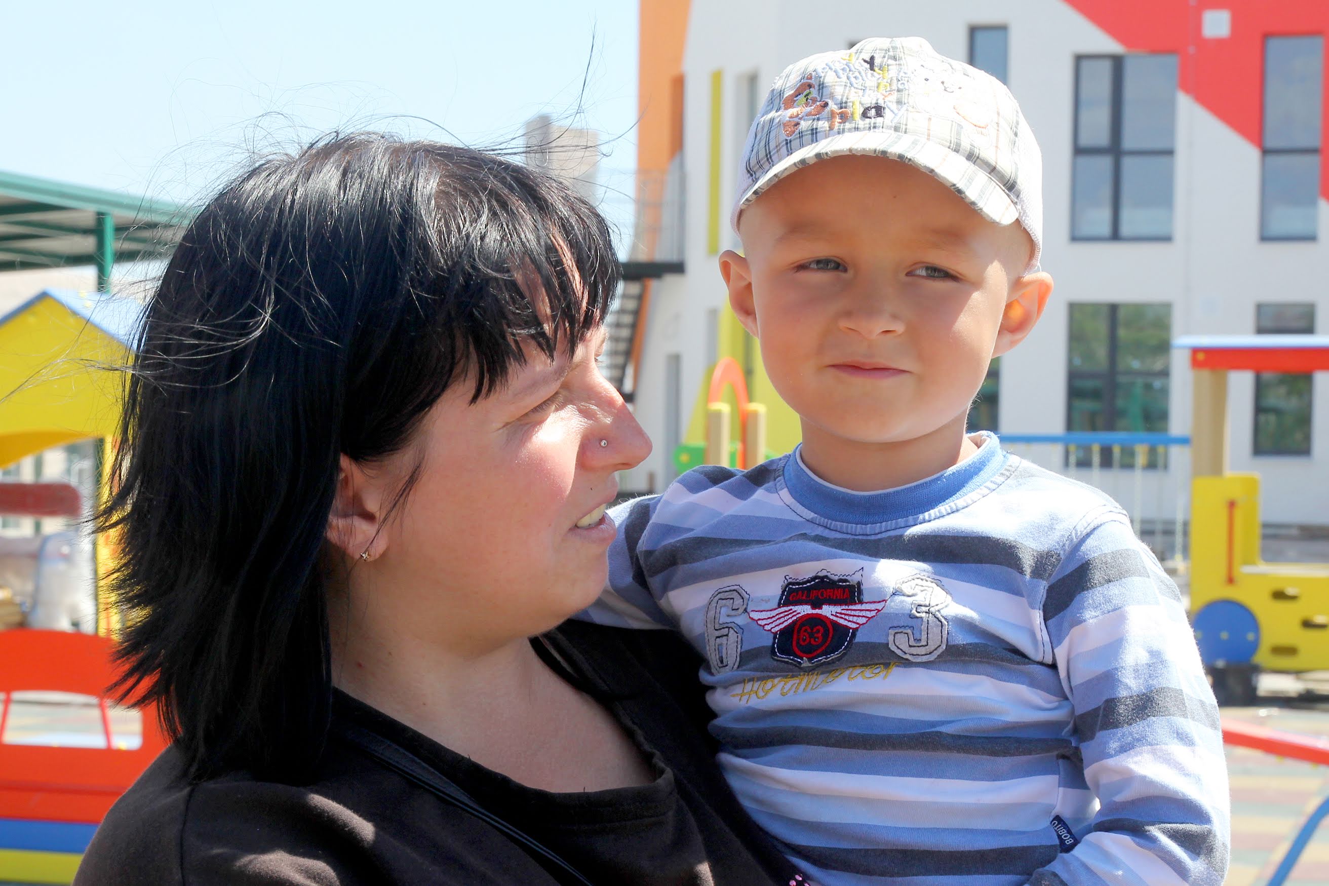 «Сказати, що ми у захваті – це нічого не сказати. Адже дитсадок – найвищого рівня, справжня мрія романківських батьків», - місцева мешканка Марина Небосенко