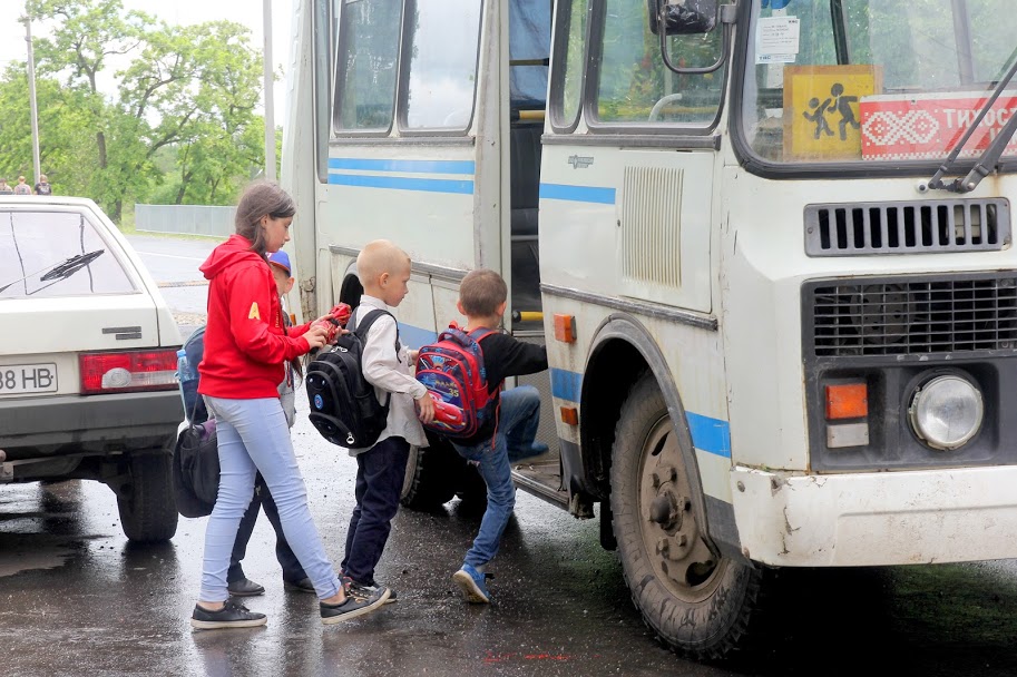 Оновленій дорозі зраділи і школярі