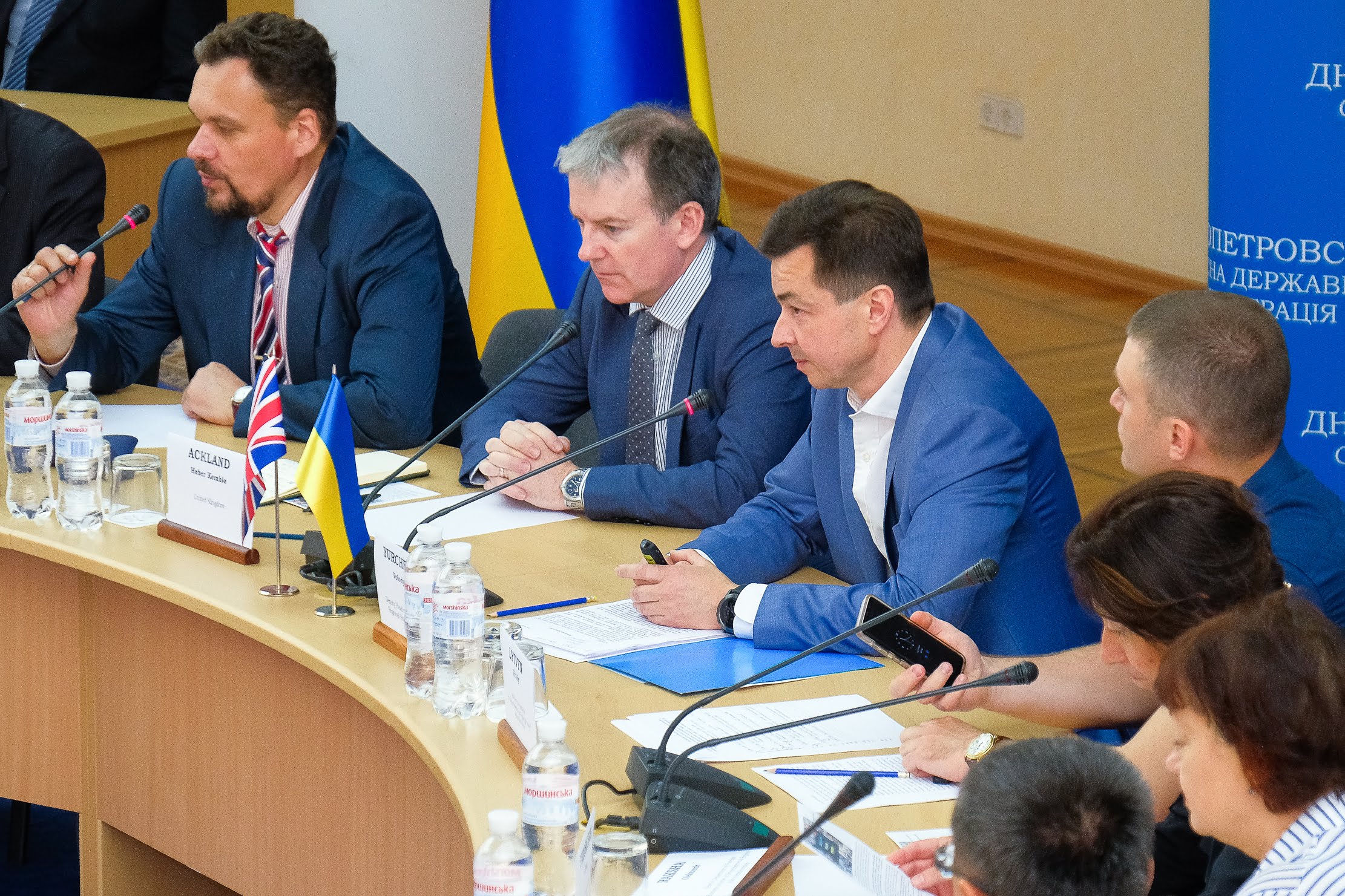 «Дніпропетровщина стала тим форпостом, який стримав російську агресію, і не дав їй просунутися вглиб країни. Область – лідер за кількістю добровольців, які пішли захищати східні рубікони. Саме тут був створений перший центр допомоги учасникам АТО», – розказав Володимир Юрченко.