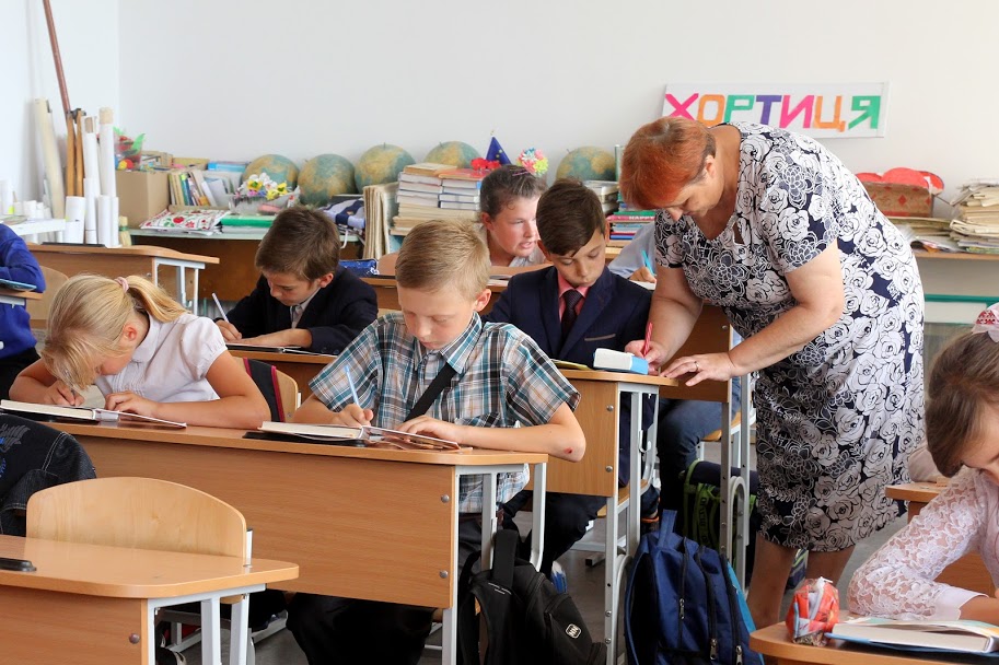 У кабінетах – нові меблі..